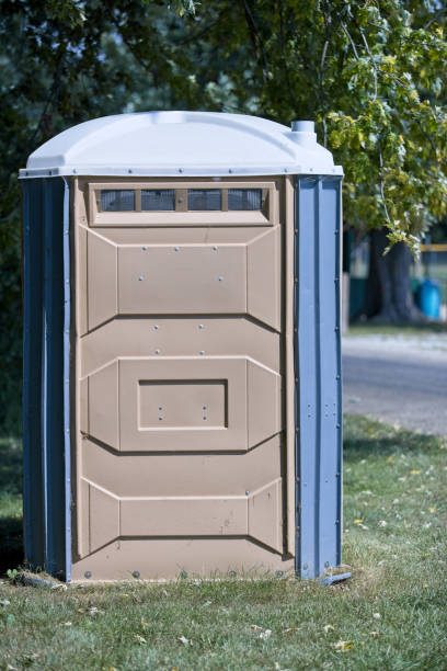 Best Luxury portable toilet rental  in Waukee, IA